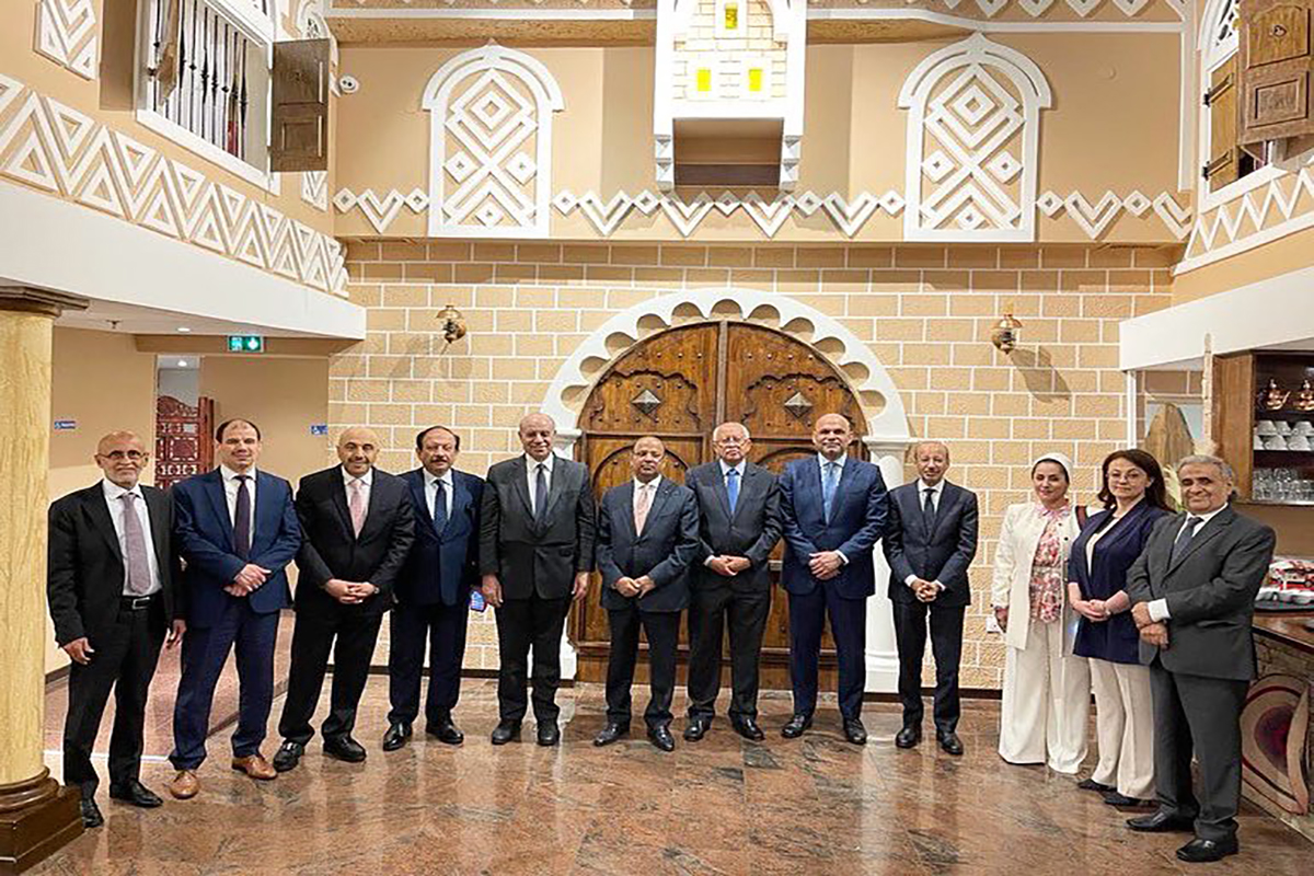 S.E. Riad Yassine, Ambassadeur du Yémen à Paris, organise en présence des ambassadeurs arabes, une fête d'adieu en l'honneur de l'ambassadeur des EAU en France S.E. Ali Al-Ahmed.