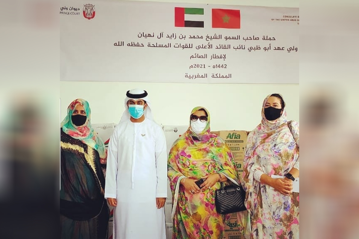 أشرف السيد/ عيسى علي البلوشي القنصل العام للدولة بمدينة العيون، على توزيع  حصص من مشروع إفطار الصائم بمكرمة من صاحب السمو الشيخ محمد بن زايد آل نهيان لفائدة عدد من الجمعيات الخيرية والإنسانية بمدينة العيون