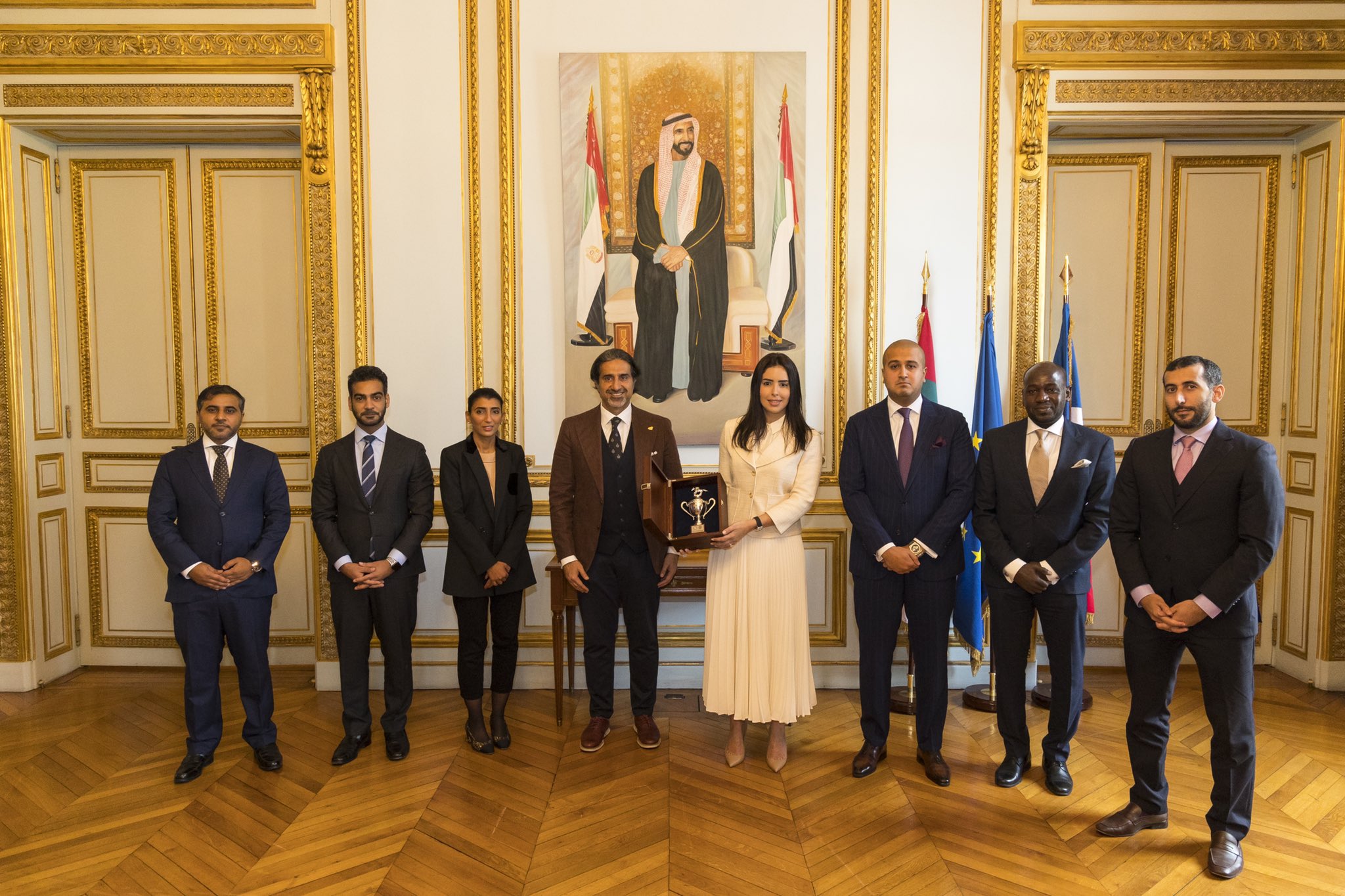S.E.Hend Al Otaiba a reçu à l'ambassade S.E. Faisal Al Rahmani, Président de l'IFAHR, et l'a félicité à l'occasion pour sa réélection à la tête de la Fédération pour la deuxième fois consécutive