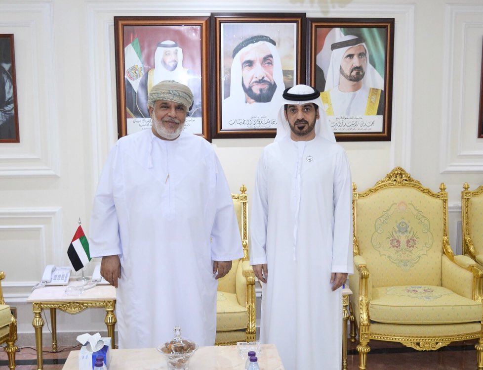 استقبل سعادة ناصر هويدن الكتبي قنصل عام الدولة لدى جدة سعادة مبارك بن حمد الهنائي قنصل عام سلطنة عمان الشقيقة بجدة، حيث تطرق للأوضاع العامة والعلاقات الثنائية بين البلدين الشقيقين.