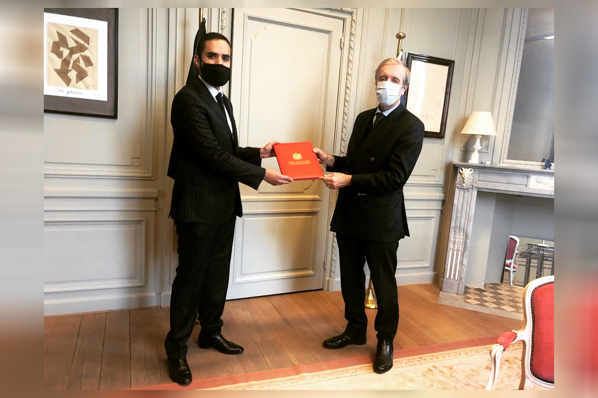 قدم سعادة السفير محمد السهلاوي، سفير الدولة لدى مملكة بلجيكا، نسخة من أوراق اعتماده إلى السيد أولييڤيه بيلي رئيس  المراسم في وزارة الخارجية البلجيكية.