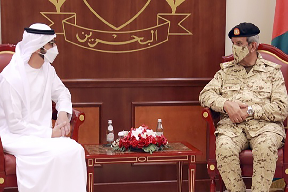 استقبل صاحب المعالي المشير الركن الشيخ خليفة بن أحمد آل خليفة القائد العام لقوة دفاع البحرين، الخميس 11 مارس 2021م بالقيادة العامة، سعادة الشيخ سلطان بن حمدان بن زايد آل نهيان سفير دولة الإمارات العربية المتحدة  لدى مملكة البحرين  بحضور سعادة الفريق الركن عبدالله بن حسن النعيمي وزير شؤون الدفاع، وسعادة الفريق الركن ذياب بن صقر النعيمي رئيس هيئة الأركان