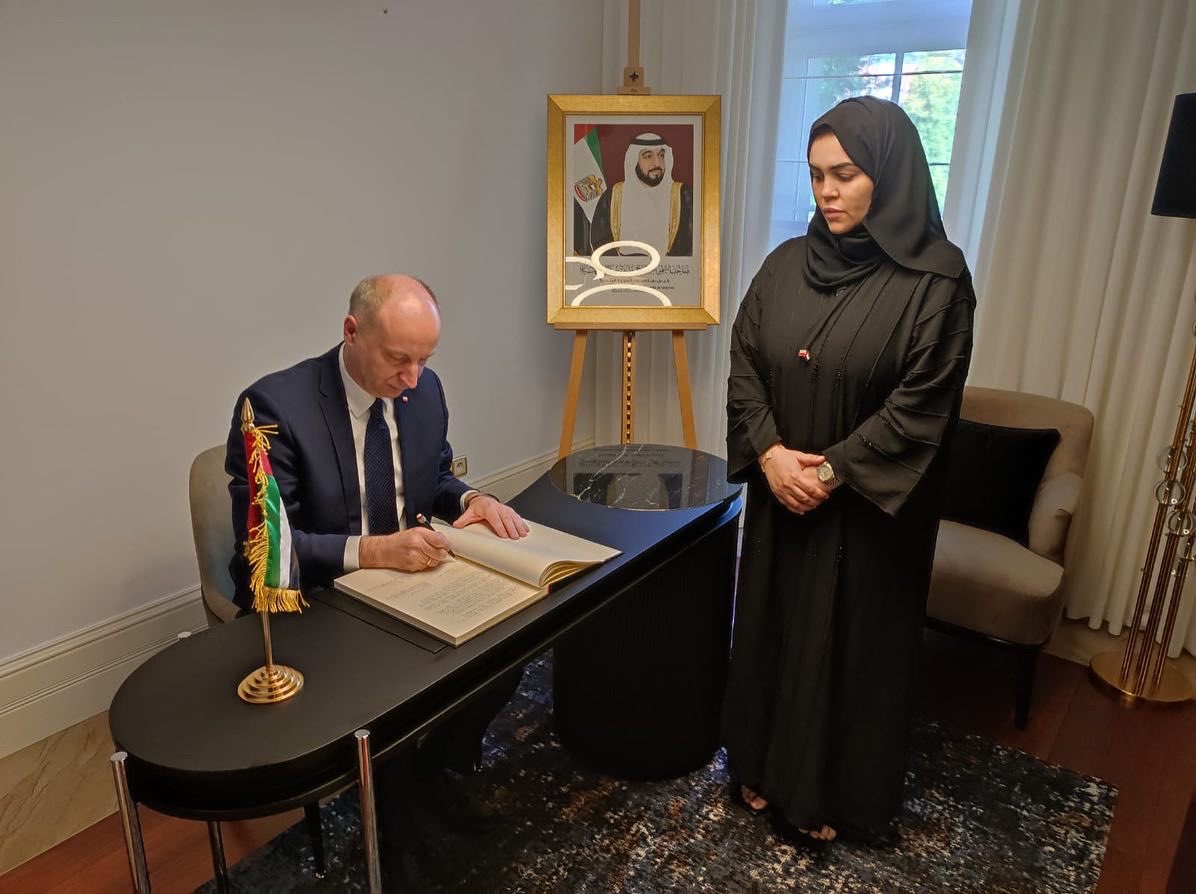 H.E. Dr. Eman Al-Salami, the Ambassador of the United Arab Emirates to the Republic of Poland, receives mourners to offer their condolences on the passing of His Highness Sheikh Khalifa bin Zayed Al Nahyan, may his soul rest in peace. 