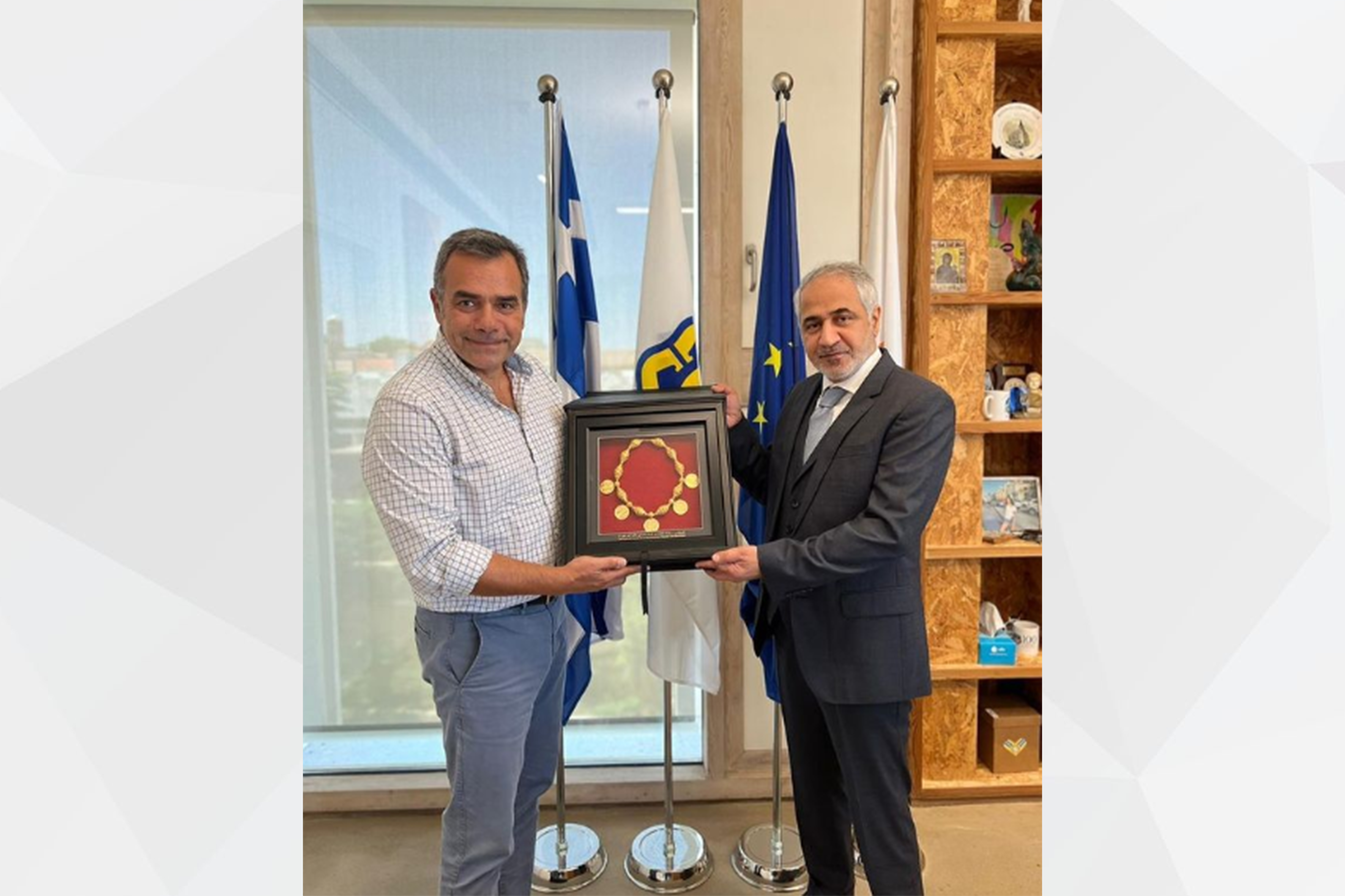  H.E. Mohammed Saif Al Shehhi, presented a symbolic traditional gift from the UAE Embassy to the Republic of Cyprus to the Nicosia Municipality, during a courtesy meeting with H.E. Mr. Constantinos Yiorkadjis, Mayor of Nicosia.