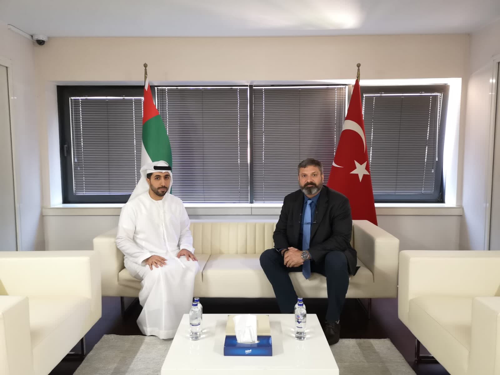 قدم سعادة/ رينيه دانك، الملحق الاقتصادي لجمهورية التشيك في اسطنبول، واجب العزاء في وفاة المغفورله بإذن الله تعالى سمو الشيخ خليفة بن زايد آل نهيان 