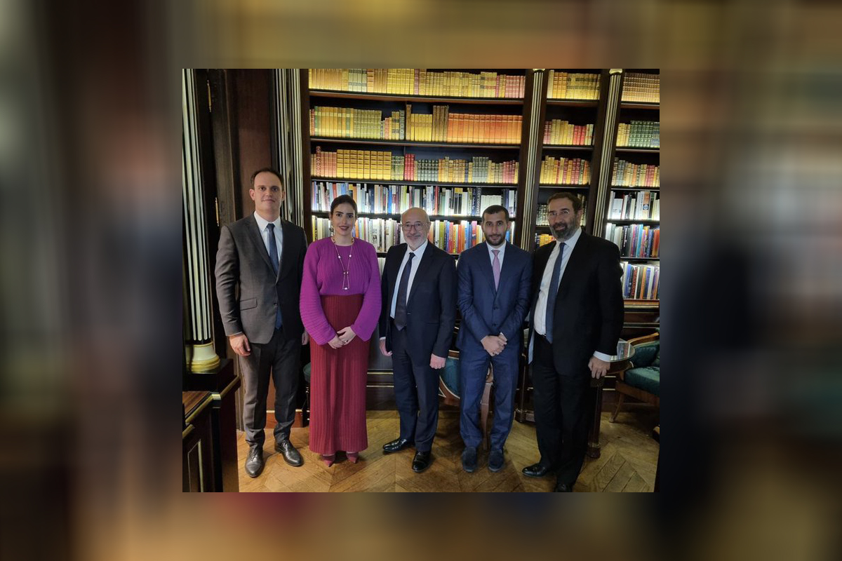 قابلت سعادة هند العتيبة، سفيرة الدولة في باريس، برئيس المجلس التمثيلي للمؤسسات اليهودية (CRIF) ، وتم بحث القيم الانسانية  التي المشتركة  والتسامح والحوار والأخوة