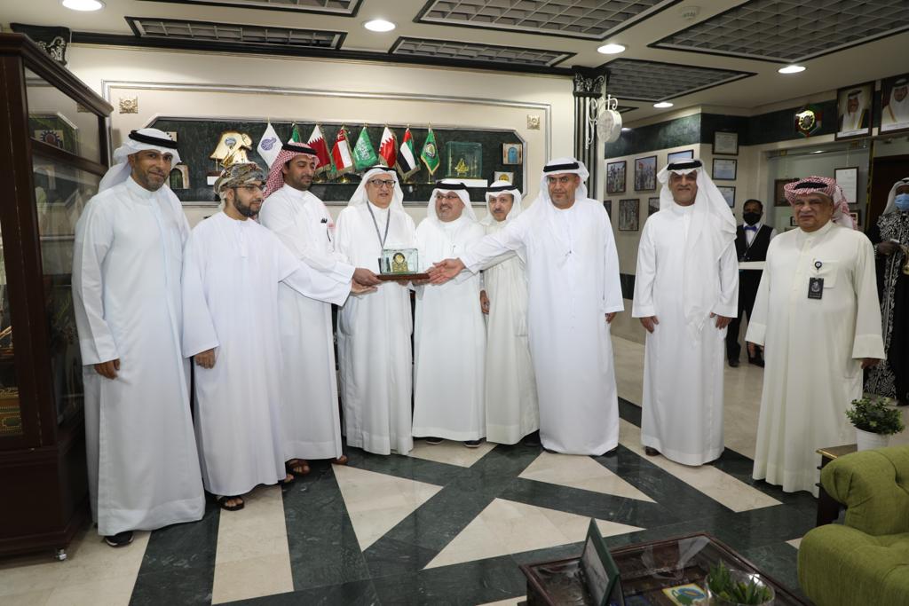 His Excellency Dr. Matar Hamid Al-Niyadi, the country's ambassador to the sisterly State of Kuwait, with their Excellencies the ambassadors of the Gulf Cooperation Council countries visited the Joint Program Production Foundation for the Arab Gulf States