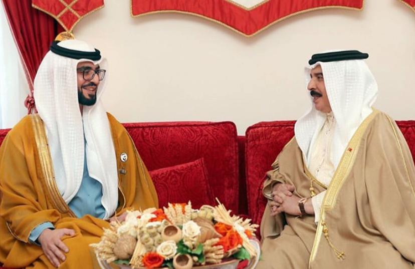 استقبل حضرة صاحب الجلالة الملك حمد بن عيسى آل خليفة ملك البلاد المفدى حفظه الله ورعاه في قصر الصخير سعادة الشيخ سلطان بن حمدان بن زايد آل نهيان سفير دولة الإمارات العربية المتحدة لدى المملكة، حيث هنأه جلالته بمناسبة اليوم الوطني الثامن والأربعين لدولة الإمارات العربية المتحدة .