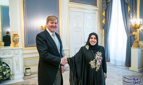 قدمت سعادة السفيرة الدكتورة حصة عبد الله أحمد العتيبة أوراق إعتمادها إلى جلالة الملك وليام الكسندر كسفيرة مفوضة فوق العادة لدولة الإمارات العربية المتحدة لدى مملكة هولندا في قصر نوردايندا بلاهاي.