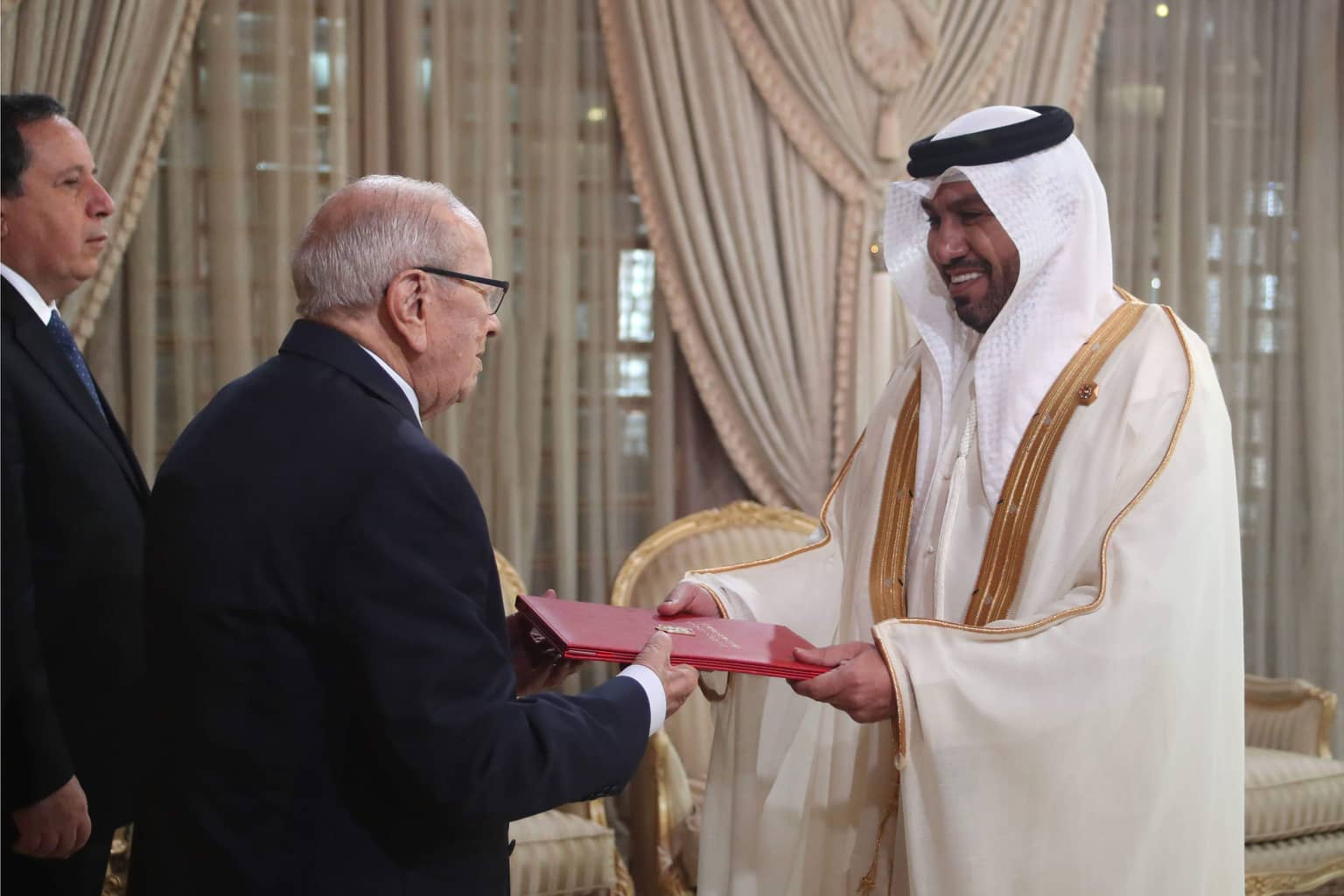 H.E Rashid Mohammed Al Mansouri presents his credentials to H.E BéjiCaïdEssebsi