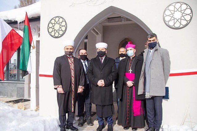 Upon invitation of Mr. Ahmed Al-Mansoori, Chargé d’Affairs, and in the presence of His Eminence, the Mufti of the Republic of Poland, the Mayor of the City of Białystok, the President of the Municipal Council, the Bishop of the City