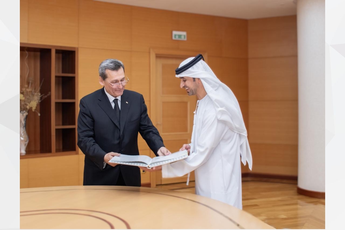 التقى سعادة أحمد الهاملي سفير الدولة لدى تركمانستان بمعالي رشيد ميريدوف نائب رئيس مجلس وزراء تركمانستان وزير الخارجية، وذلك بمقر وزارة خارجية تركمانستان، وخلال اللقاء نقل سعادة السفير تحيّات سمو الشيخ منصور بن زايد آل نهيان نائب رئيس الدولة نائب رئيس مجلس الوزراء رئيس ديوان الرئاسة وسمو الشيخ عبد الله بن زايد نائب رئيس مجلس الوزراء وزير الخارجية.
