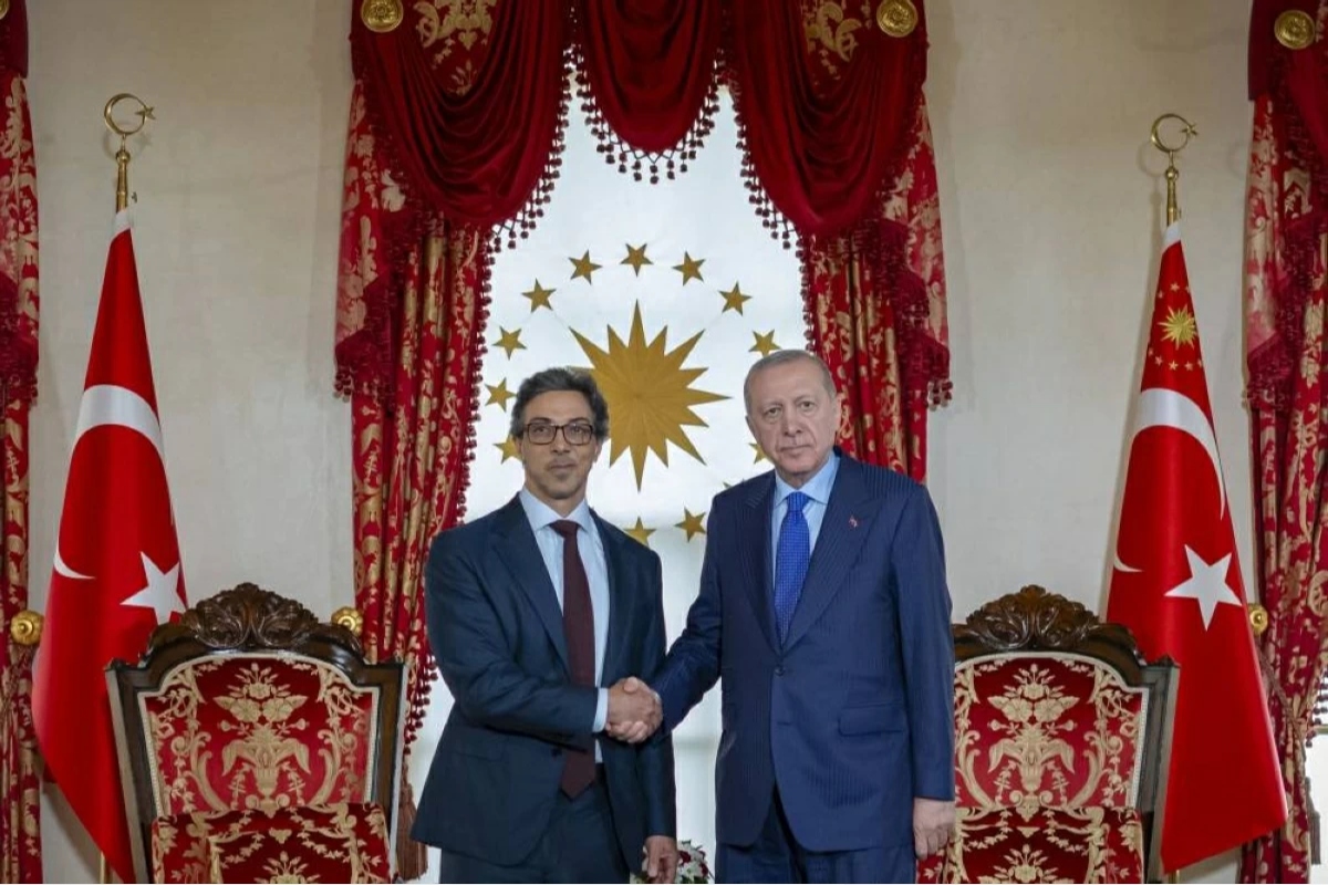 أجرى سمو الشيخ منصور بن زايد آل نهيان نائب رئيس الدولة نائب رئيس مجلس الوزراء رئيس ديوان الرئاسة، زيارة عمل رسمية إلى الجمهورية التركية في 8 مايو 2026، عقد خلالها قمة ثنائية مع فخامة الرئيس التركي رجب طيب أردوغان في إسطنبول، لبحث سبل تعزيز الشراكة الاستراتيجية ومستجدات القضايا الإقليمية.
