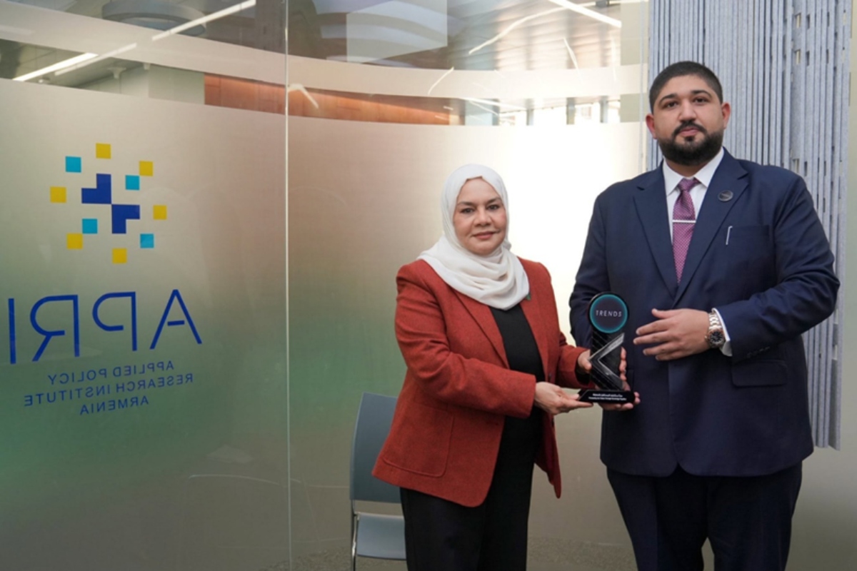 حضرت سعادة السفيرة الدكتورة نريمان الملا مراسم توقيع مذكرة تفاهم بين مركز تريندز للبحوث والاستشارات ومعهد أبحاث السياسات التطبيقية في أرمينيا (APRI).

