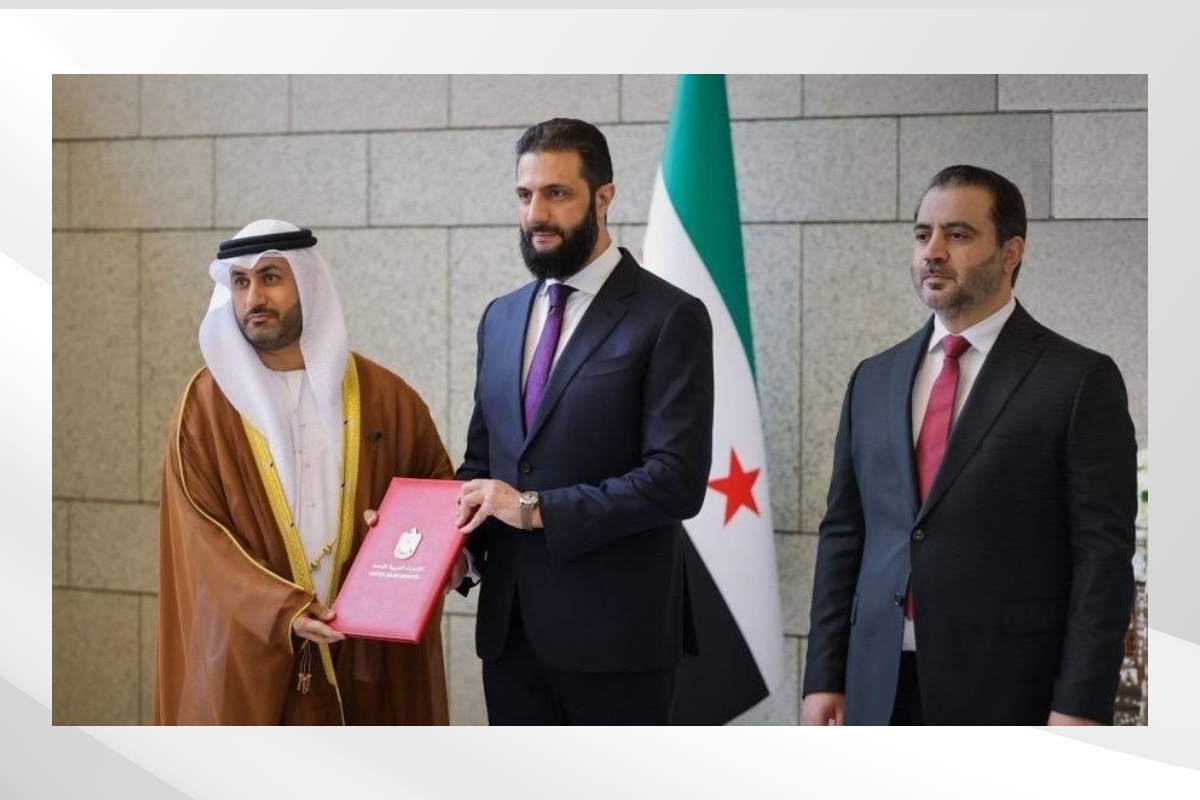 قدّم سعادة حمد راشد الحبسي أوراق اعتماده إلى فخامة أحمد الشرع، رئيس الجمهورية العربية السورية، سفيراً ومفوضاً فوق العادة لدولة الإمارات لدى الجمهورية العربية السورية، وذلك خلال مراسم رسمية جرت في قصر الشعب بدمشق.
