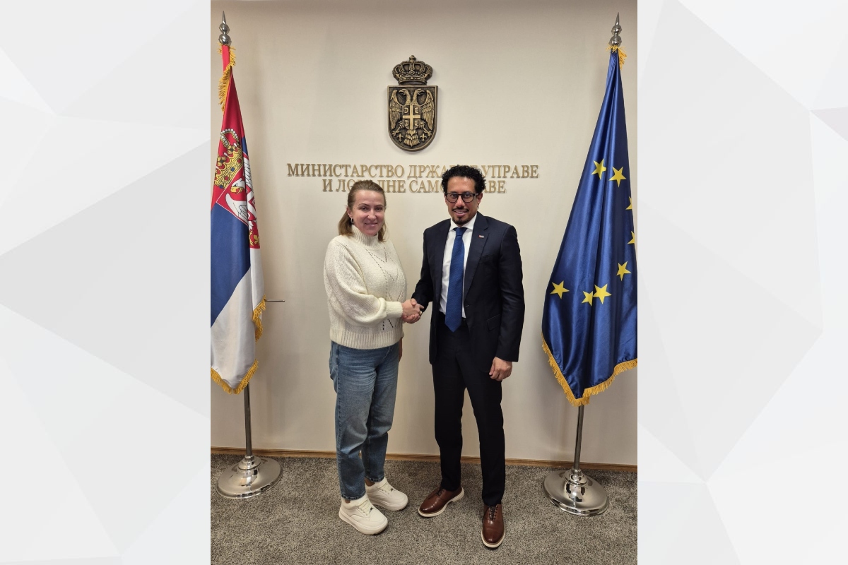 H.E. Ahmed Hatem Almenhali, Ambassador of the United Arab Emirates to the Republic of Serbia, met with H.E. Snezana Paunovic, Minister of Public Administration and Local Self-Government of the Republic of Serbia. During the meeting, parties discussed ways to enhance bilateral relations between the two friendly countries in areas of mutual interest.
