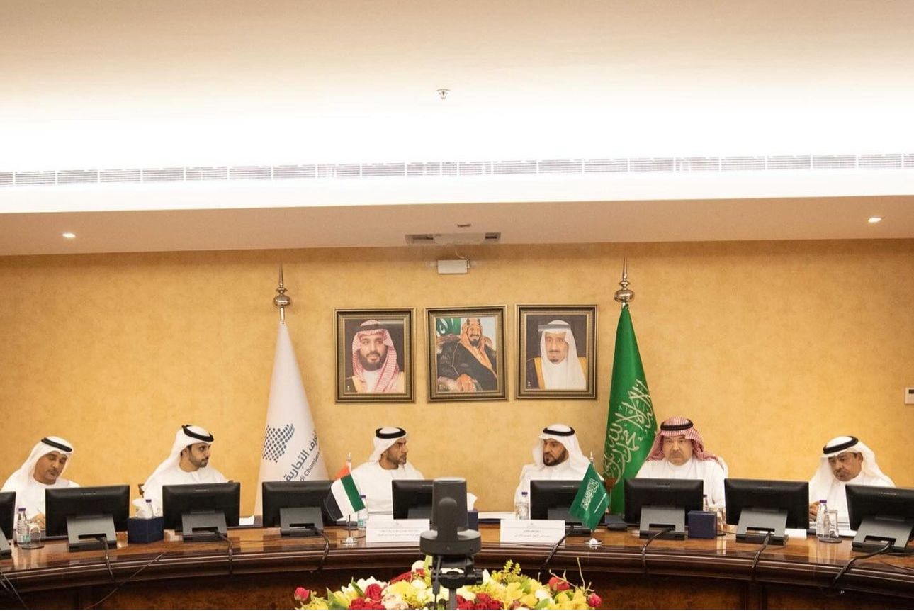 التقاء سعادة الشيخ نهيان بن سيف آل نهيان سفير الدولة لدى المملكة العربية السعودية برئيس وأعضاء الجانب السعودي لمجلس الاعمال السعودي الإماراتي المشترك، حيث تم مناقشة آلية تعزيز التواصل بين رجال الاعمال والقطاع الحكومي والتحضير لعقد الاجتماع القادم للمجلس في مدينة الرياض. 
