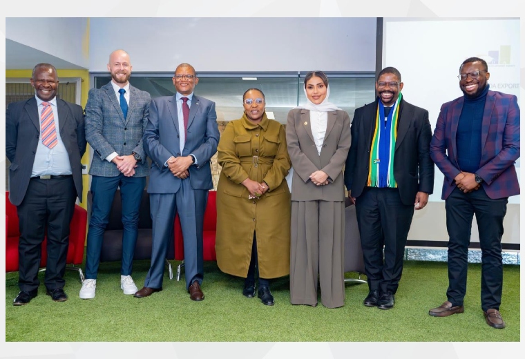 شاركت فاطمة السويدي، مستشار في السفارة، في الندوة الإماراتية–الجنوب أفريقية للمؤسسات الصغيرة والمتوسطة التي عُقدت في مركز الابتكار في بريتوريا. وقد جمع الحدث شخصيات رفيعة من الجهات ذات الصلة بهدف تعزيز التعاون في القطاعات ذات الأولوية بما في ذلك الابتكار وتكنولوجيا الفضاء واستدامة المياه وسلسلة القيمة في القطاع الزراعي الغذائي.