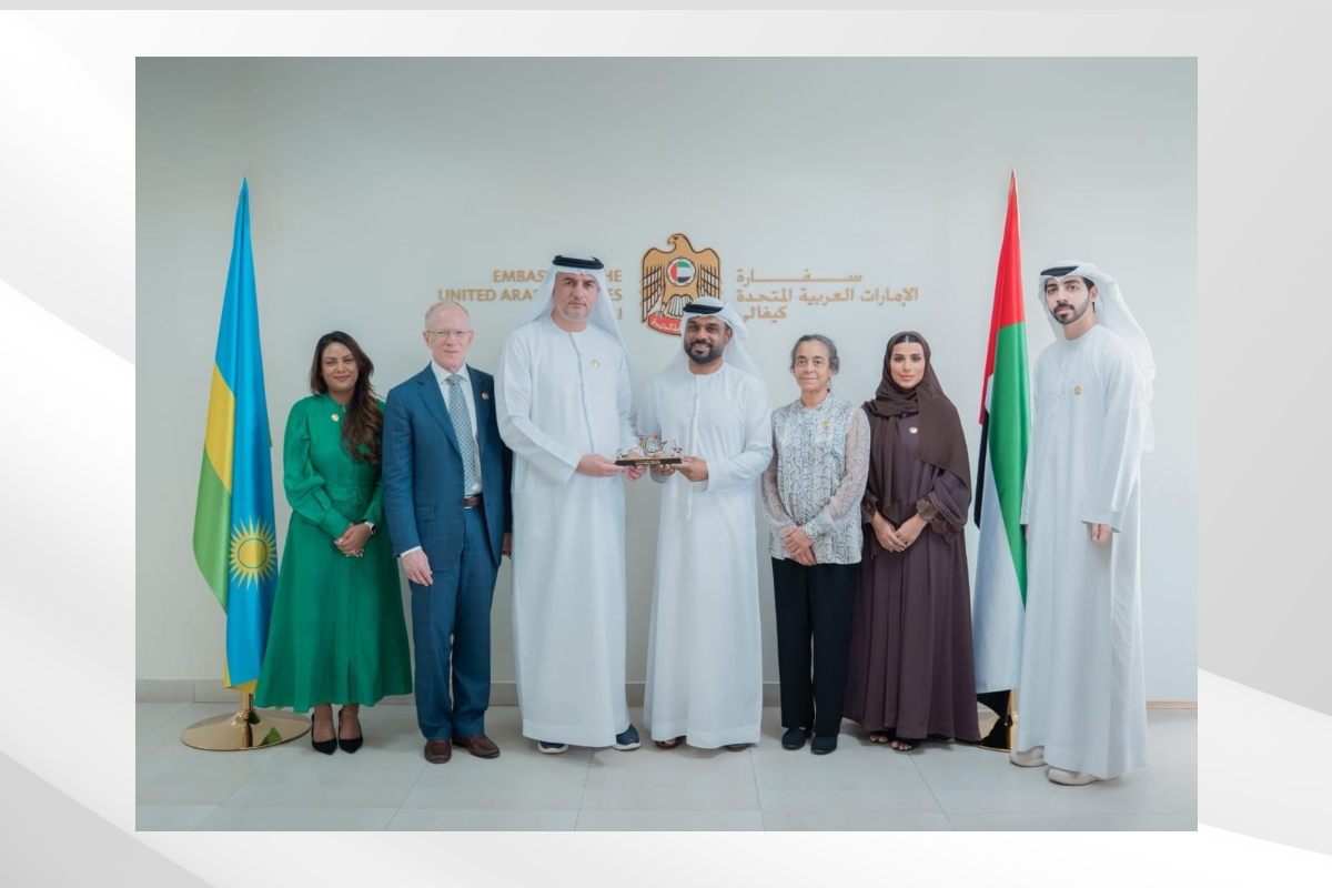 استقبل السيد محمد الكعبي، القائم بأعمال سفارة دولة الإمارات العربية المتحدة لدى جمهورية رواندا، وفد الأمانة العامة لـجائزة خليفة التربوية، إحدى مؤسسات إرث زايد الإنساني، برئاسة سعادة الأمين العام حميد الهوتي.