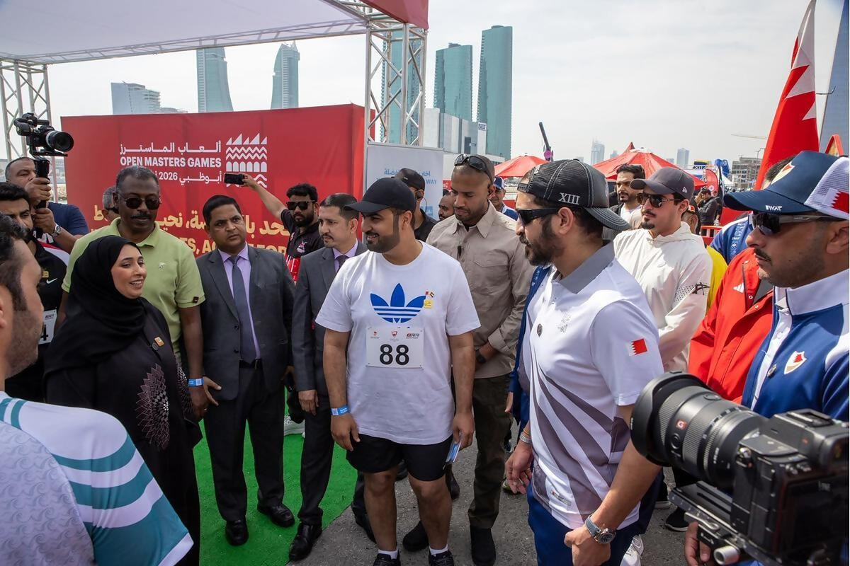 شاركت سفارة الإمارات العربية المتحدة لدى مملكة البحرين الشقيقة في فعّاليات اليوم الرياضي، بالتعاون مع الهيئة العامة للرياضة بمملكة البحرين، وذلك عبر منصة خصصتها للترويج لألعاب الماسترز أبوظبي 2026 المقامة حالياً في العاصمة الإماراتية، ولأول مرة في منطقة الشرق الأوسط، والتي تستمر فعّالياتها حتى 15 فبراير بمشاركة أكثر من 25 ألف رياضي يُمثلون أكثر من 100 جنسية، في منافسات تشمل 38 رياضة متنوعة.
