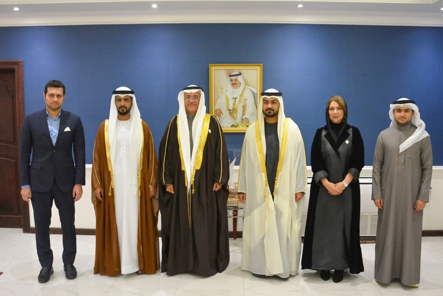 التقى سعادة فهد محمد بن كردوس العامري سفير دولة الإمارات لدى مملكة البحرين الشقيقة، السيد علي عبدالحسين العصفور محافظ المحافظة الشمالية في مملكة البحرين.

