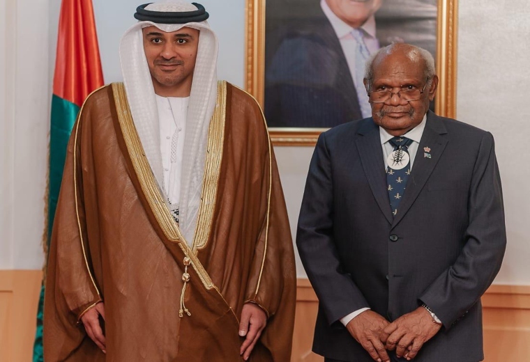 قدّم سعادة الدكتور فهد عبيد التفاق سفير دولة الإمارات لدى أستراليا والسفير غير المقيم لدى كل من دولة ساموا المستقلة، وجمهورية فانواتو، أوراق اعتماده إلى معالي باترسون ج. أوتي الحاكم العام بالإنابة لجزر سليمان، سفيراً غير مقيم لدولة الإمارات لدى جزر سليمان.
