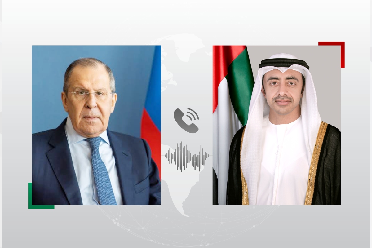 بحث سمو الشيخ عبدالله بن زايد آل نهيان نائب رئيس مجلس الوزراء وزير الخارجية، خلال اتصال هاتفي مع معالي سيرغي لافروف وزير خارجية روسيا الاتحادية، مجمل التطورات الإقليمية والدولية الراهنة والأوضاع في منطقة الشرق الأوسط.

