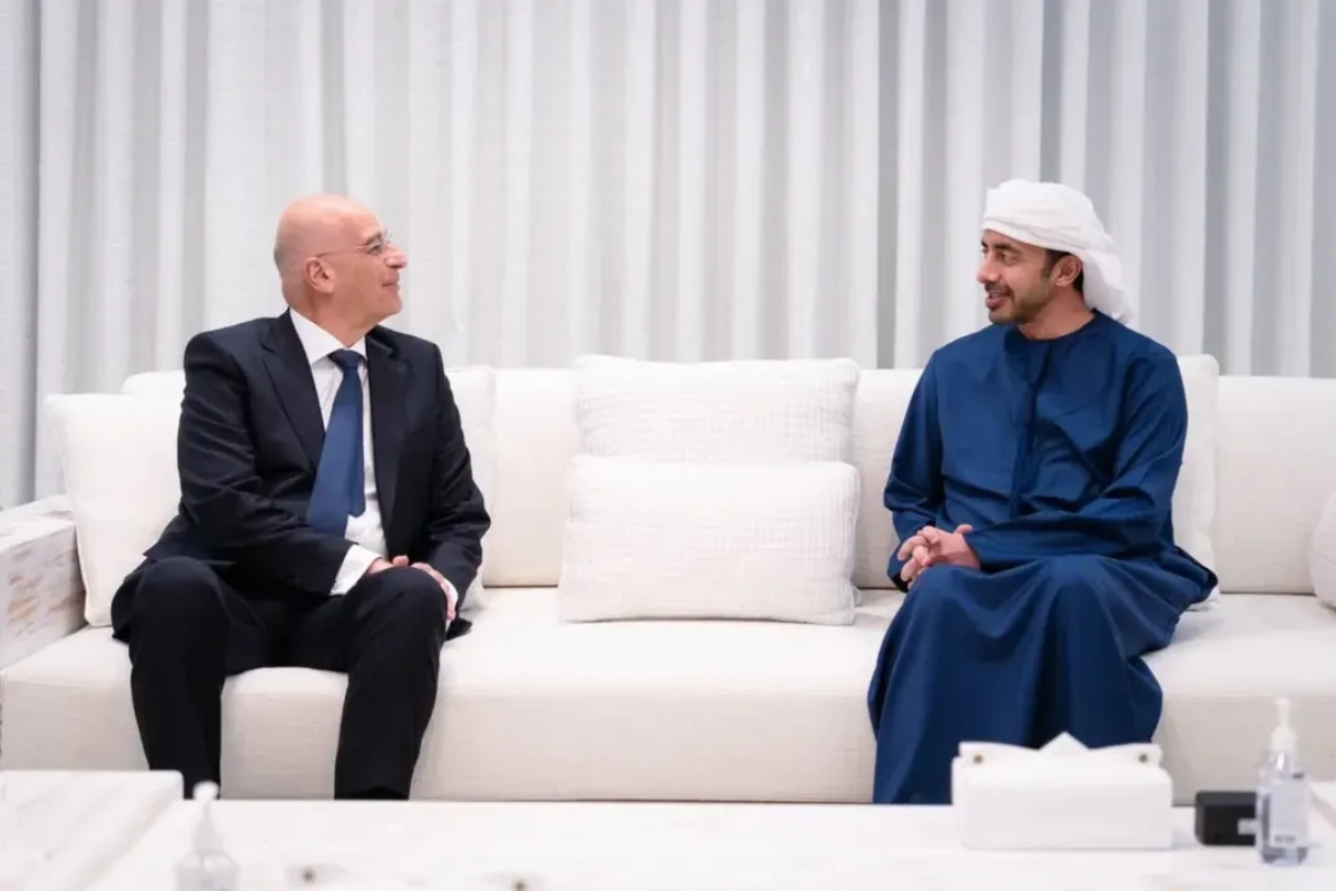 استقبل سمو الشيخ عبدالله بن زايد آل نهيان نائب رئيس مجلس الوزراء وزير الخارجية، معالي نيكوس ديندياس، وزير الدفاع في جمهورية اليونان الصديقة.
