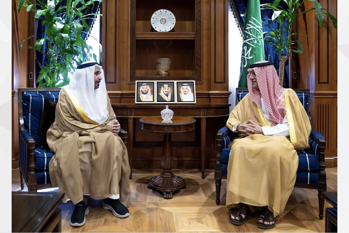 استقبل معالي الأستاذ عادل الجبير، وزير الدولة للشؤون الخارجية وعضو مجلس الوزراء، في مقر وزارة الخارجية بالرياض، سعادة مطر سالم مران الظاهري، سفير دولة الإمارات العربية المتحدة لدى المملكة العربية السعودية الشقيقة. 
