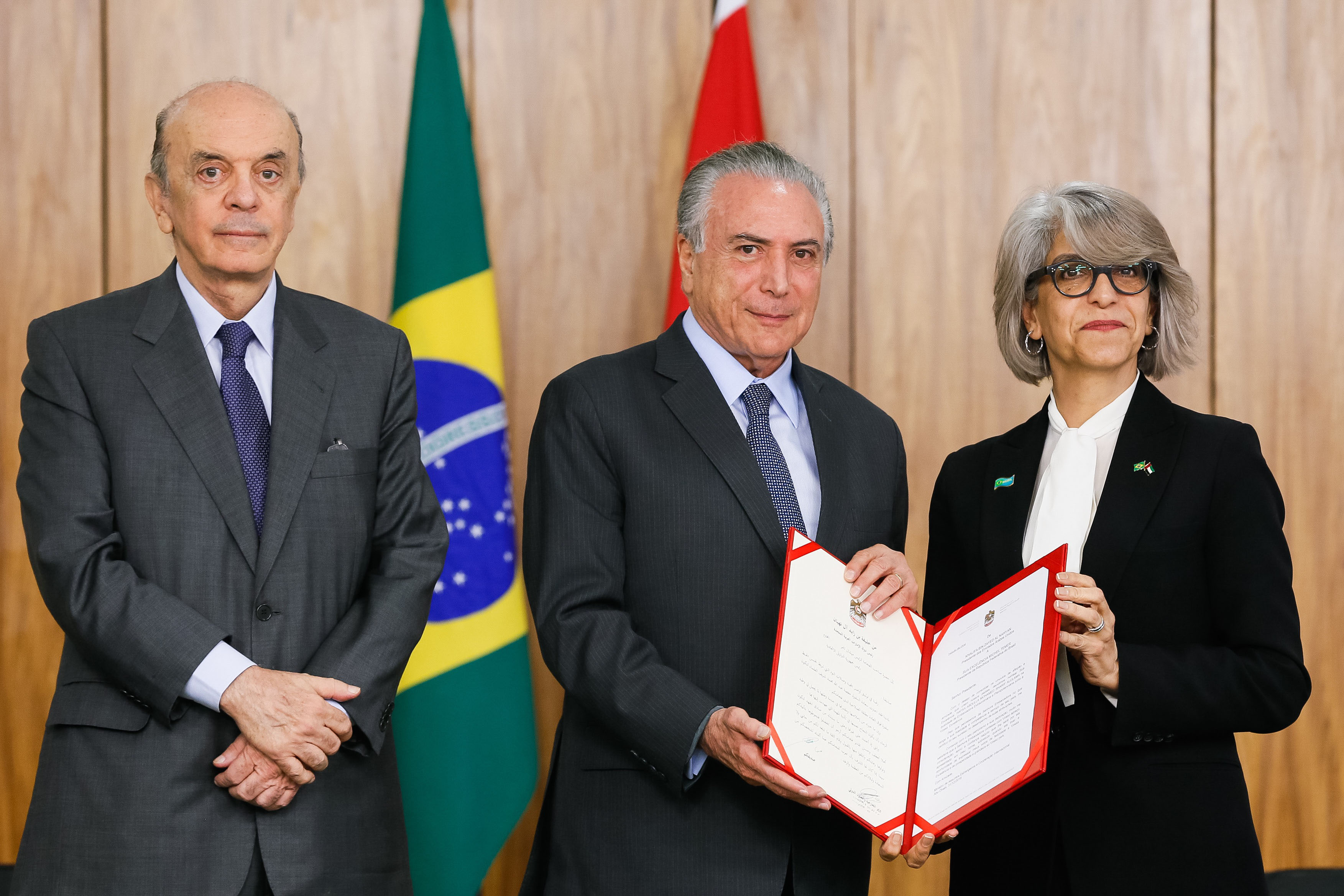 News || President of Brazil receives credentials of UAE envoy.
