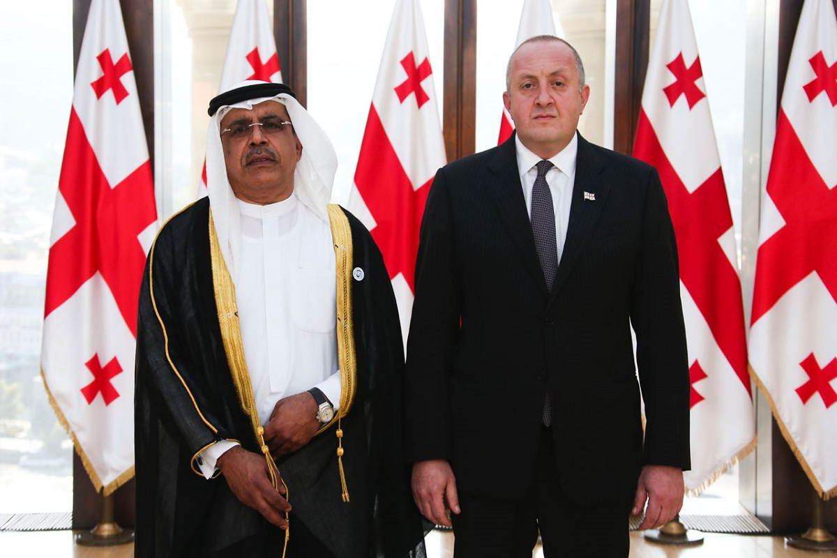 MoFAIC || News || UAE ambassador presents credentials to President of ...
