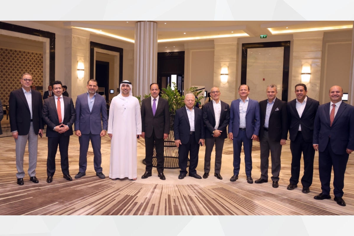 عُقد في العاصمة الأردنية عمّان اليوم الأربعاء لقاء الشراكة بين مجتمع الأعمال الخاص الإماراتي والأردني وذلك بتنظيم من سفارة الدولة في عمّان وجمعية رجال الأعمال الأردنيين، والذي حضره أكثر من 20 شخصية من كبار رجال الأعمال والمستثمرين من دولة الإمارات العربية المتحدة والمملكة الأردنية الهاشمية.

