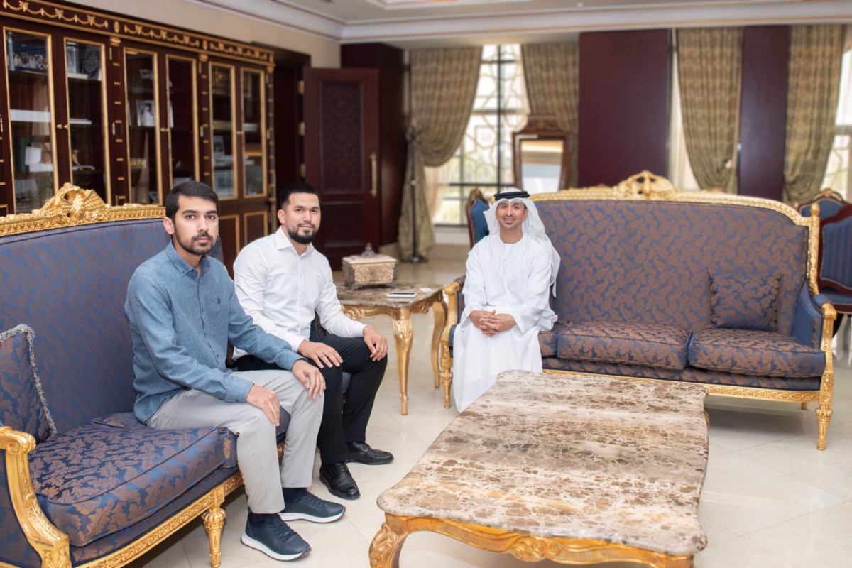 التقى سعادة أحمد الهاملي سفير دولة الإمارات لدى تركمانستان، مع أحد رجال الأعمال التركمان صاحب شركة 