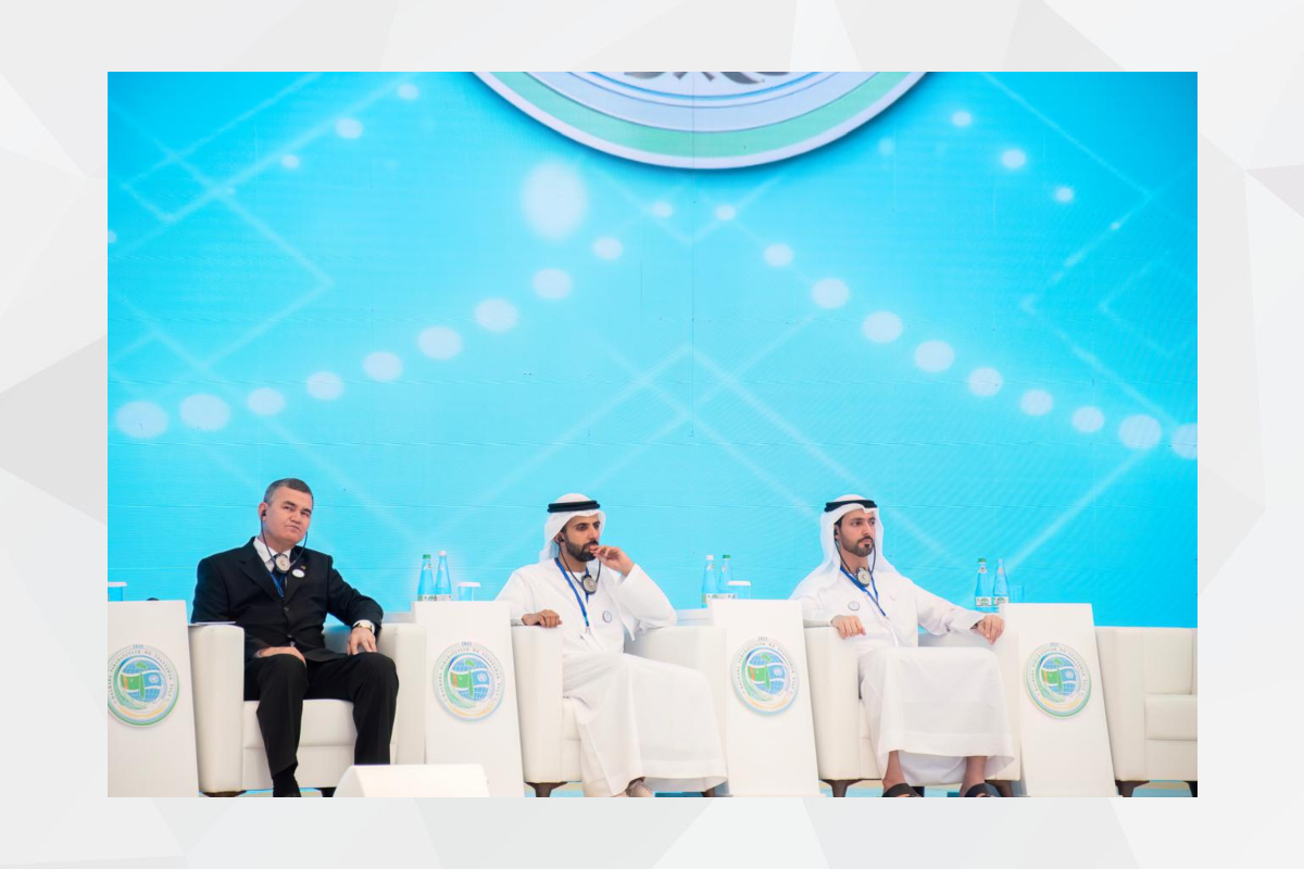 ترأس سعادة أحمد الهاملي سفير دولة الإمارات لدى تركمانستان وفد دولة الإمارات المشارك في حضور المؤتمر الدولي الذي نظمته الحكومة التركمانية في عشق أباد