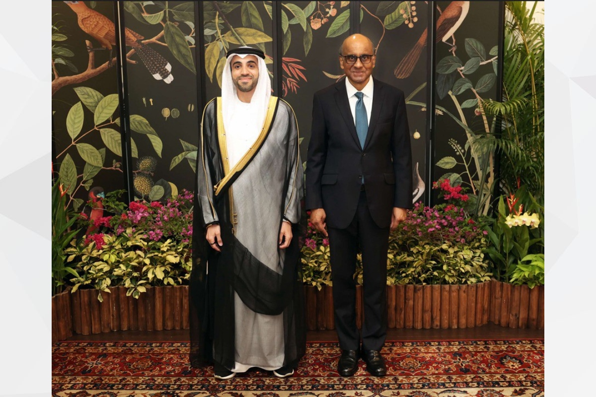 قدّم سعادة الدكتور عبدالناصر الشعالي أوراق اعتماده إلى فخامة ثارمان شانموغراتنام، رئيس جمهورية سنغافورة، سفيراً لدولة الإمارات لدى سنغافورة، وذلك خلال مراسم الاستقبال في مقر الرئاسة بقصر إستانا.
