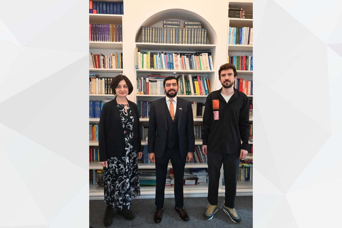 التقى السيد حمدان المرر، نائب رئيس بعثة دولة الإمارات العربية المتحدة لدى رومانيا، بممثلي جمعية 