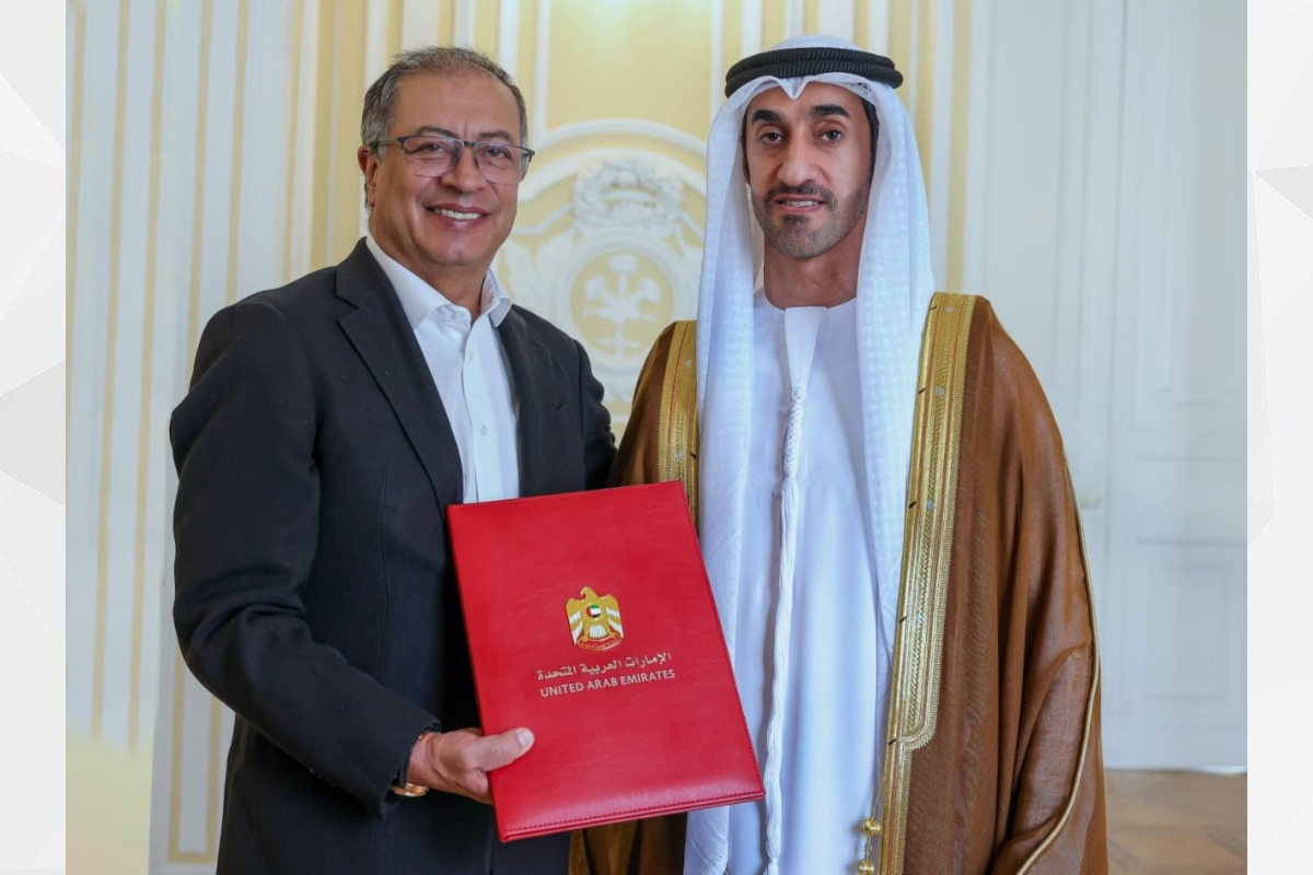 تسلم فخامة غوستافو بيترو أوريغو، رئيس جمهورية كولومبيا، أوراق اعتماد سعادة محمد عبدالله بن خاطر الشامسي سفيراً فوق العادة ومفوضاً لدولة الإمارات لدى جمهورية كولومبيا، وذلك خلال المراسم الرسمية التي عُقدت في القصر الرئاسي في العاصمة 