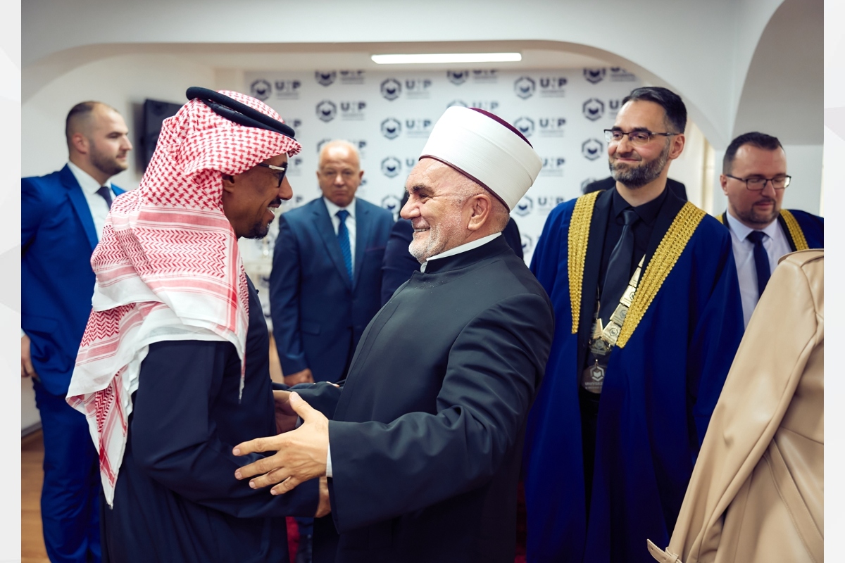 H.E. Ahmed Hatem Almenhali, Ambassador of the United Arab Emirates to the Republic of Serbia, attended the ceremony at the University of Novi Pazar, where degrees were awarded to students who completed their undergraduate and master’s studies.