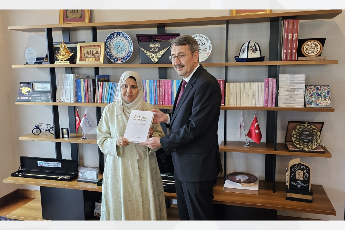 أجرت معالي الدكتورة ميثاء بنت سالم الشامسي، وزيرة الدولة، بحضور سعادة سعيد صقر المهيري، القنصل العام للدولة في إسطنبول، زيارة ميدانية لجامعة ابن خلدون في إسطنبول، وذلك في إطار متابعة أعمال افتتاح 