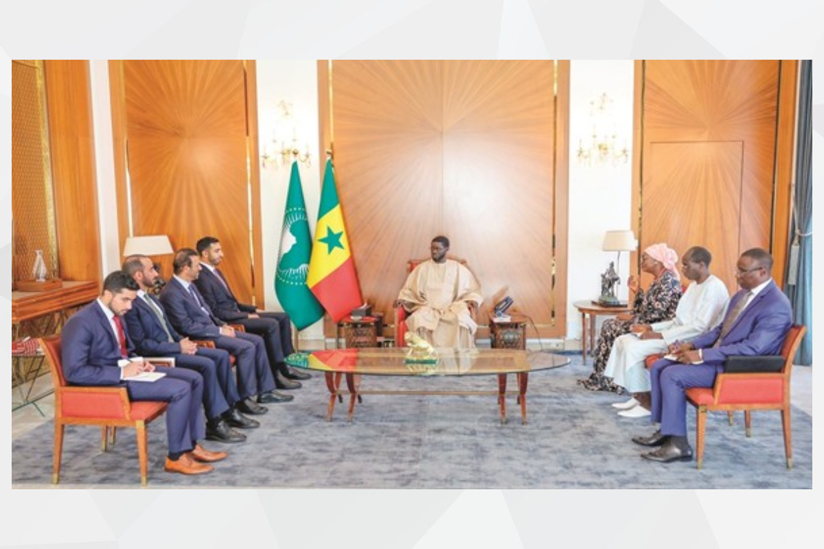 التقى معالي الشيخ شخبوط بن نهيان آل نهيان، وزير دولة، فخامة بشير جوماي فاي رئيس جمهورية السنغال، في العاصمة داكار. 
