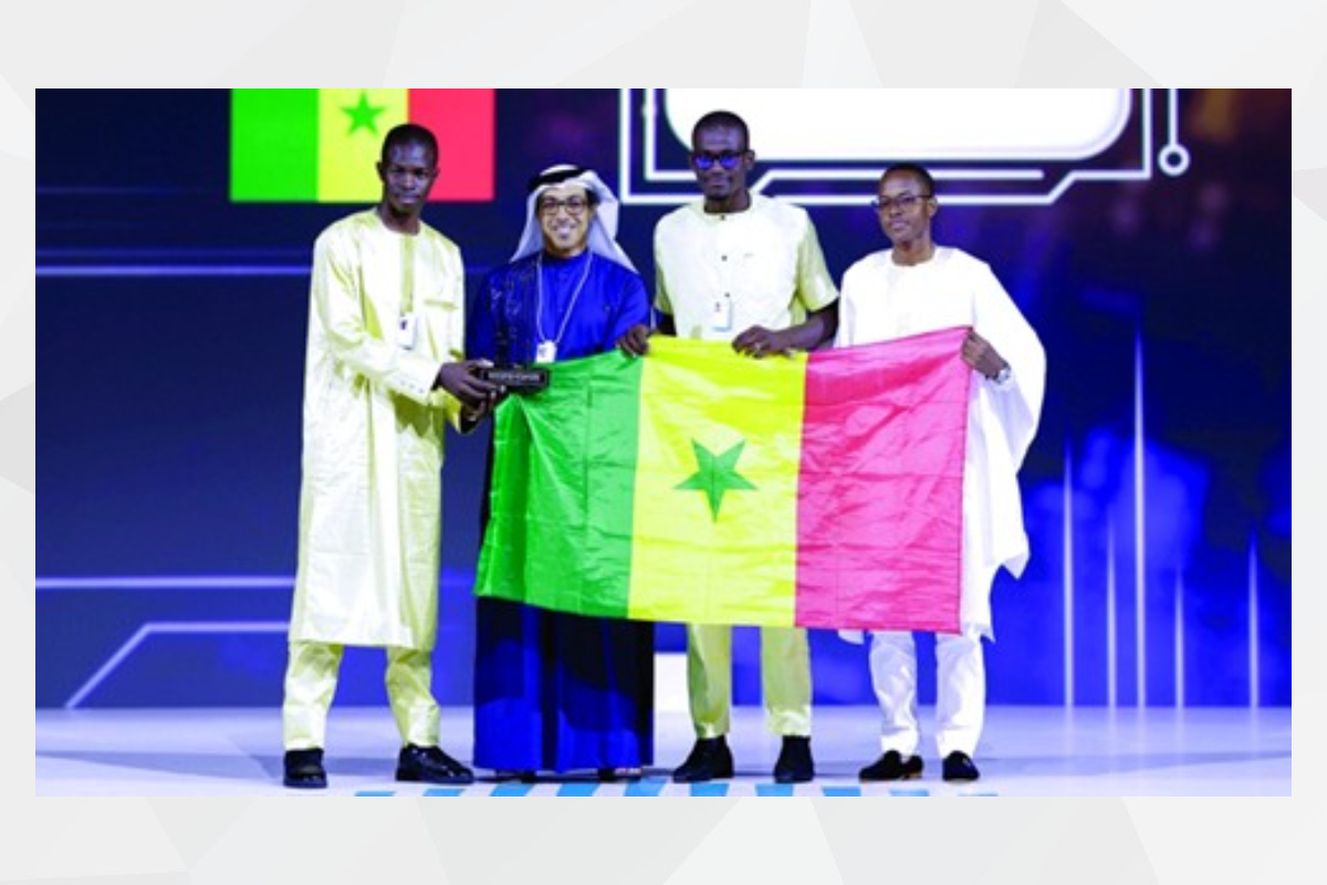 كرّم سموّ الشيخ منصور بن زايد آل نهيان نائب رئيس الدولة نائب رئيس مجلس الوزراء رئيس ديوان الرئاسة، الفائزين بجائزة تكنولوجيا الحكومات، والجائزة العالمية لأفضل التطبيقات الحكومية، وذلك على هامش أعمال القمة العالمية للحكومات 2025، وفاز بالمركز الثاني للجائزة مشروع «تيرا»، الذي طوره فريق 