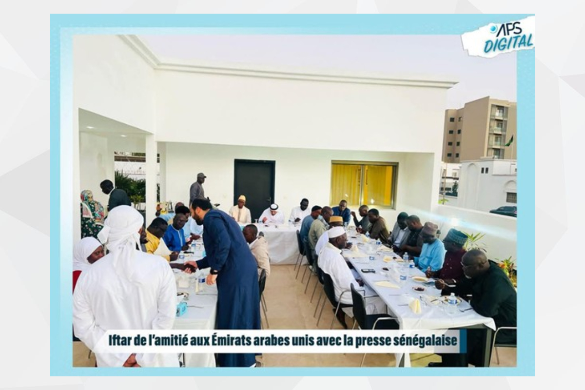 احتفاءً بيوم زايد للعمل الإنساني الذي يُصادف 19 رمضان من كل عام، نظم سعادة السفير  سعيد حمدان النقبي، مأدبة إفطار جماعي مع مجموعة مميزة من رؤساء المؤسسات الإعلامية والصحفية في بلد المقر حيث أمام الصحافة المحلية حول جهود دولة الإمارات الرائدة على مستوى العالم في مجال العمل الإنساني وتعزيز قيم السلام والتعايش والتسامح بين الشعوب والثقافات.
