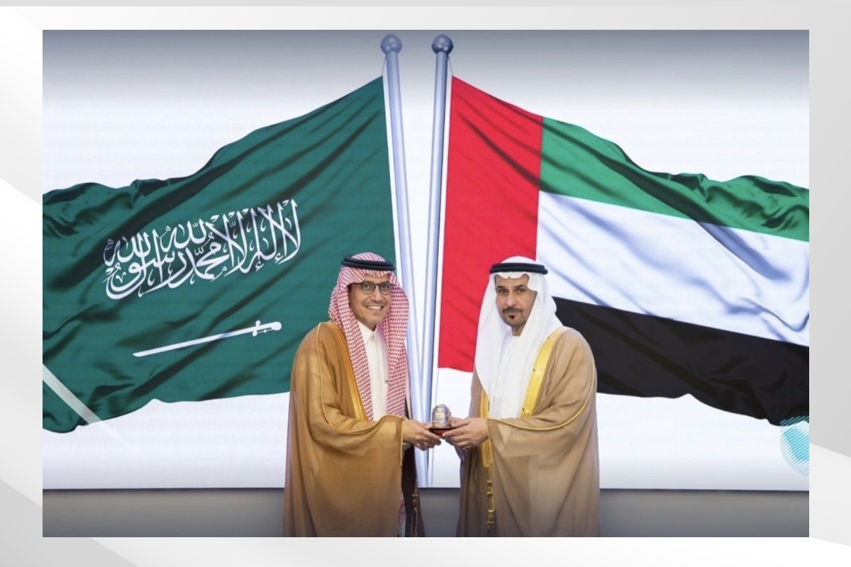 استقبل معالي المهندس سهيل بن محمد ابانمي - محافظ هيئة الزكاة والضريبة والجمارك في المملكة العربية السعودية الشقيقة، سعادة مطر سالم مران الظاهري، سفير الدولة لدى المملكة، حيث جرى خلال اللقاء مناقشة عدد من الموضوعات ذات الاهتمام المشترك بين البلدين الشقيقين.