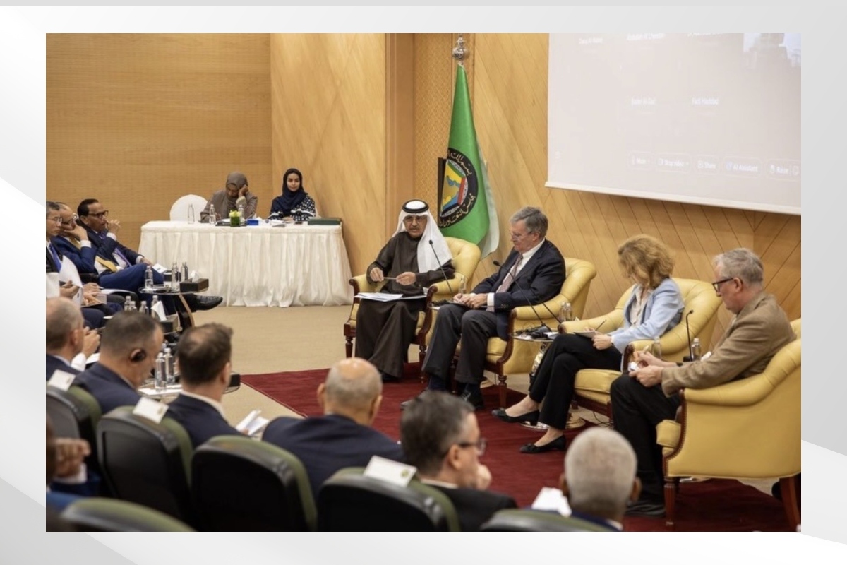 حضر سعادة مطر سالم مران الظاهري، سفير الدولة لدى المملكة العربية السعودية الشقيقة، في مقر الأمانة العامة لمجلس التعاون ندوة بعنوان 