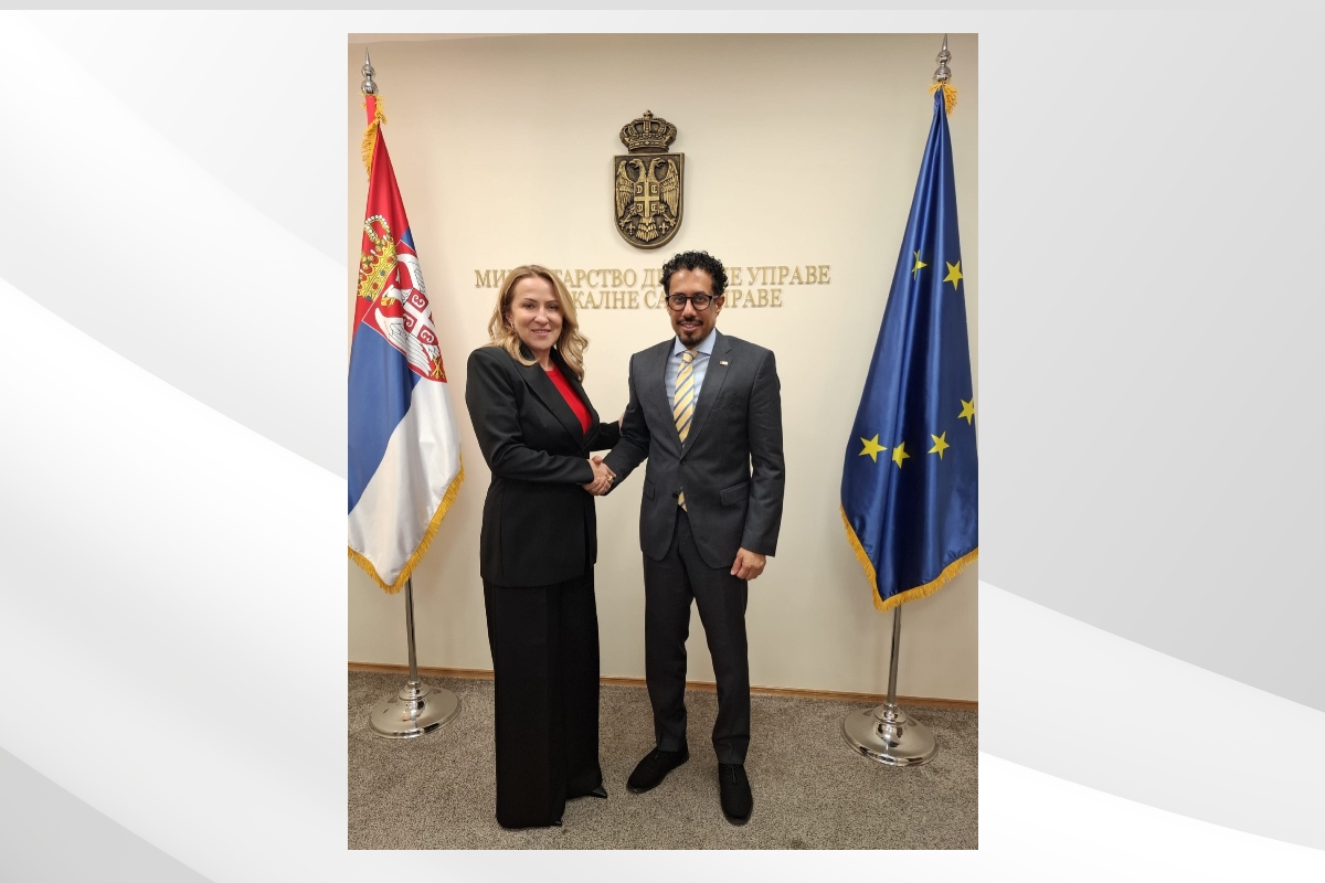 H.E. Ahmed Hatem Almenhali, Ambassador of the United Arab Emirates to the Republic of Serbia, met with H.E. Snezana Paunovic, Minister of Public Administration and Local Self-Government of the Republic of Serbia. The meeting focused on ways to enhance cooperation between the two countries in areas of mutual interest.
