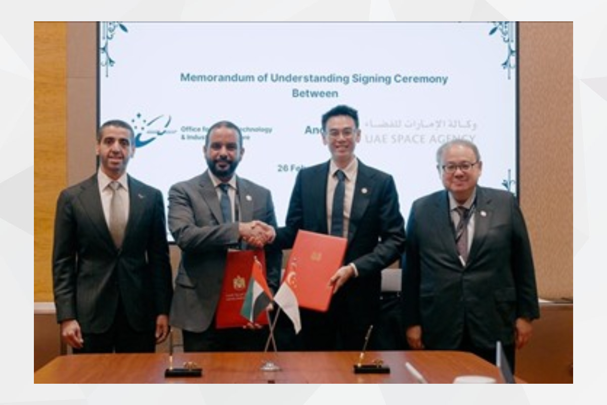 حضر سعادة جمال السويدي، سفير دولة الإمارات العربية المتحدة لدى سنغافورة، توقيع مذكرة تفاهم حول التعاون الفضائي بين وكالة الإمارات للفضاء ومكتب تكنولوجيا وصناعة الفضاء في سنغافورة.
