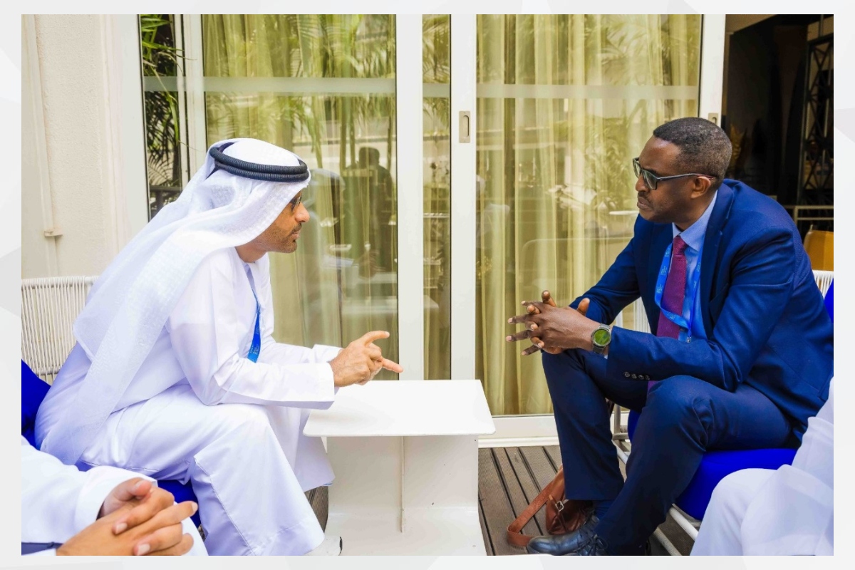 التقى معالي الدكتور محمد الكويتي، رئيس مجلس الأمن السيبراني لحكومة دولة الإمارات، وسعادة هزاع القحطاني، سفير دولة الإمارات لدى رواندا، بالعقيد ديفد كاناموجيري، الرئيس التنفيذي للهيئة الوطنية للأمن السيبراني في رواندا. وناقش الجانبان سُبل تعزيز التعاون بين مجلس الأمن السيبراني الإماراتي وهيئة الأمن السيبراني في رواندا.