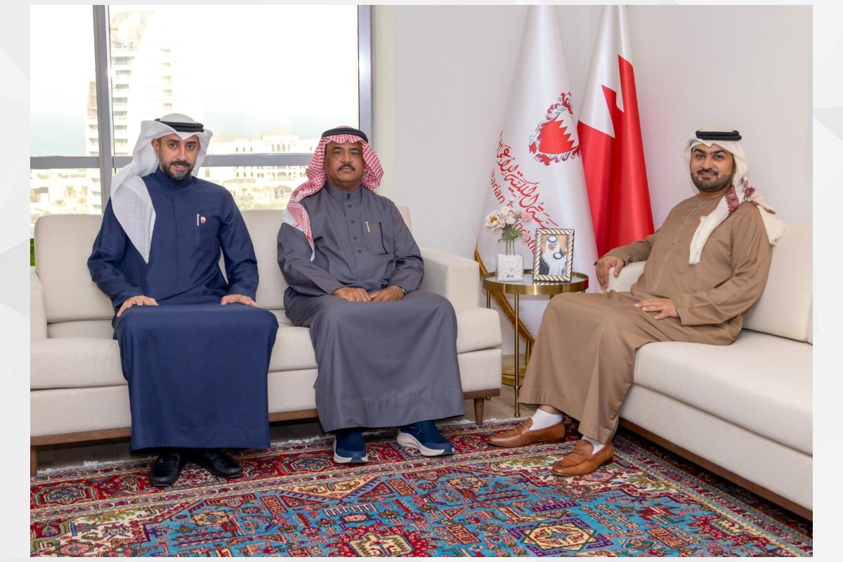  استقبل السيد إبراهيم دلهان الدوسري مستشار الأعمال الإنسانية القائم بأعمال الأمين العام للمؤسسة الملكية للأعمال الإنسانية، يوم الاثنين الموافق 22 ديسمبر 2025، سعادة السيد حميد سالم الغفلي نائب سفير دولة الإمارات العربية المتحدة لدى مملكة البحرين.


