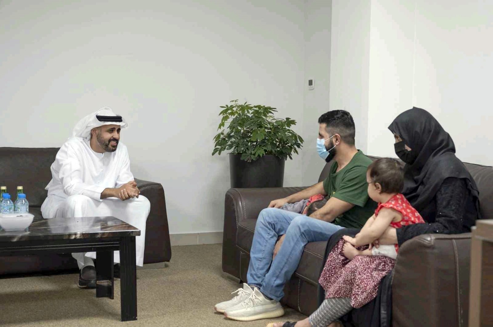 صاحب السمو الشيخ محمد بن زايد يوجه بعلاج طفل أفغاني عمره 3 سنوات مصاب بالسرطان