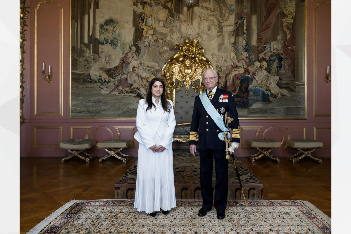 Her Excellency Ghasaq Shaheen, UAE Ambassador to the Kingdom of Sweden, presented her credentials to His Majesty King Carl XVI Gustaf, during an official ceremony at the Royal Palace in Stockholm.